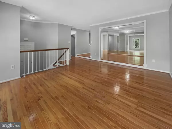 Springfield, VA 22152,7227 GENTIAN CT