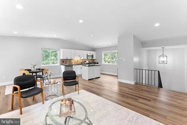Herndon, VA 20170,913 MCDANIEL CT