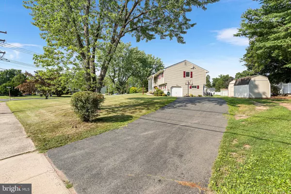 Ewing, NJ 08628,1 ROCKLEIGH DR