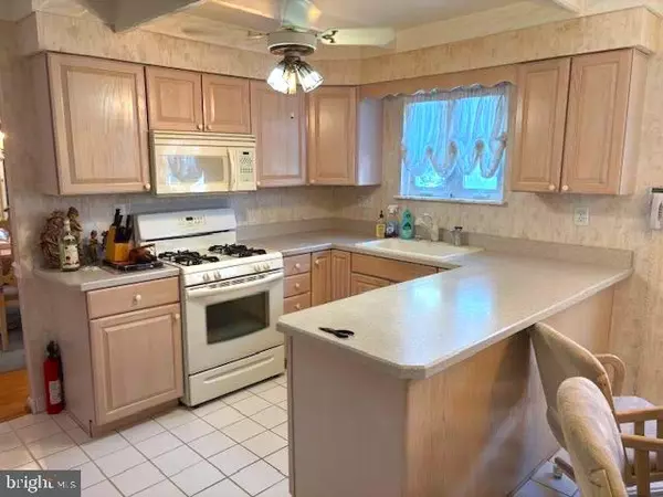 Blackwood, NJ 08012,30 SPRINGLANE DR