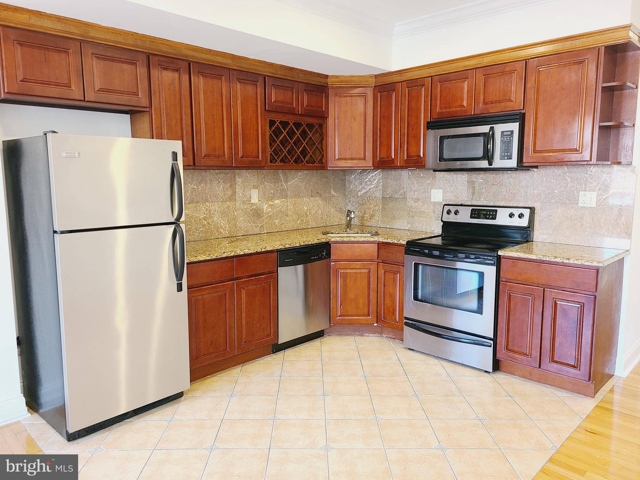 Philadelphia, PA 19147,1220 SOUTH ST #2
