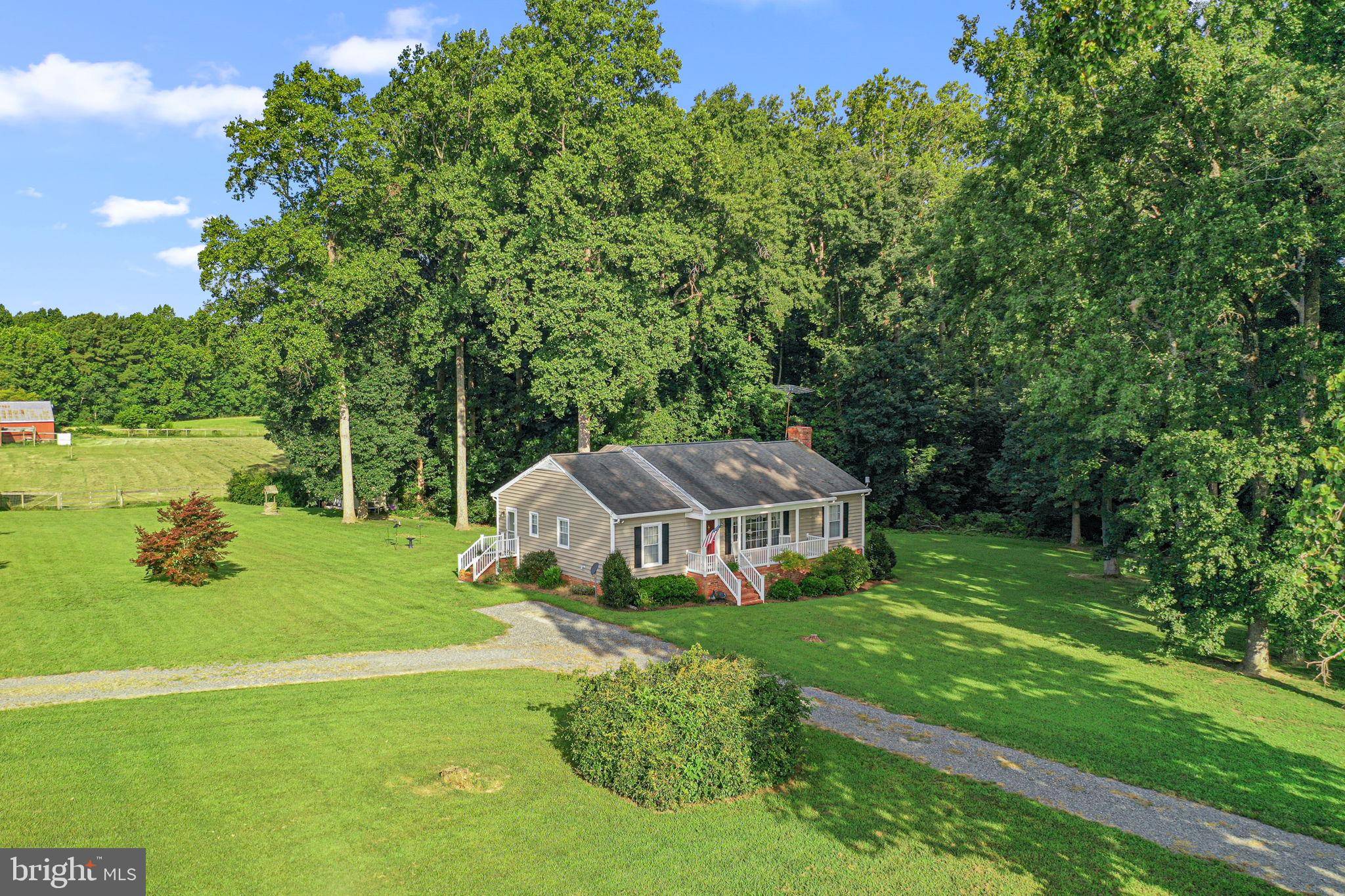 727 BRIZENDINE LN, Dunnsville, VA 22454