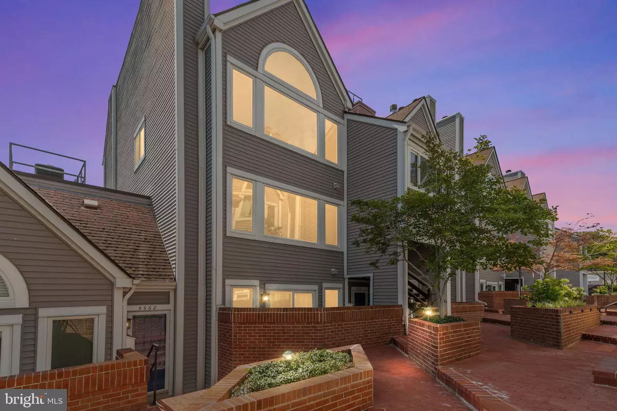 Arlington, VA 22207,5566 LANGSTON BLVD #C-62