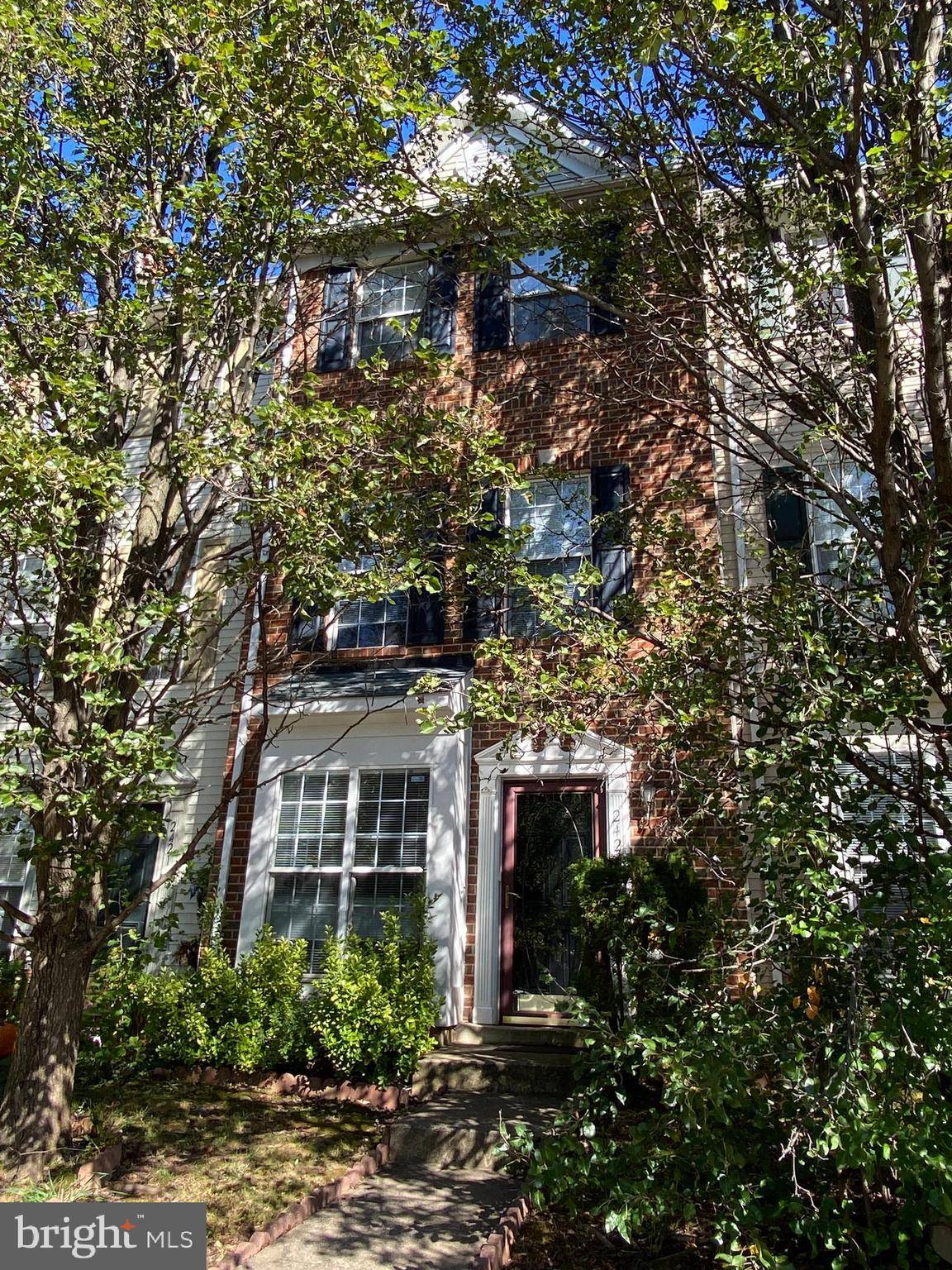 Herndon, VA 20171,2423 DEW MEADOW CT