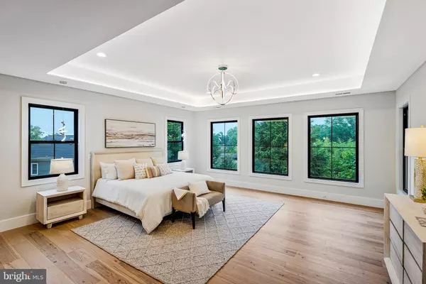 Oakton, VA 22124,11410 WAPLES MILL RD