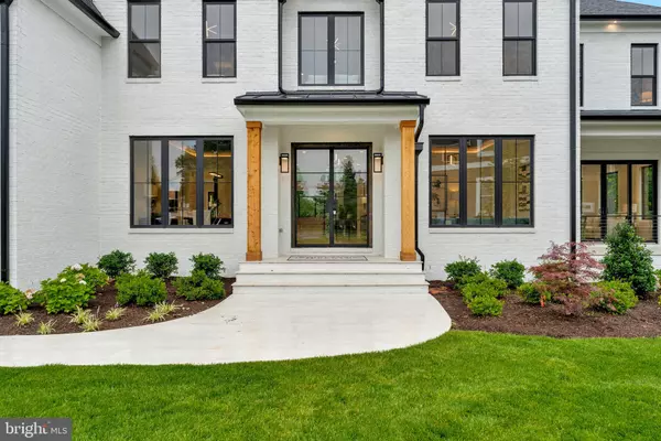 Oakton, VA 22124,11410 WAPLES MILL RD