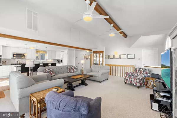 Barnegat Light, NJ 08006,10 E 18TH