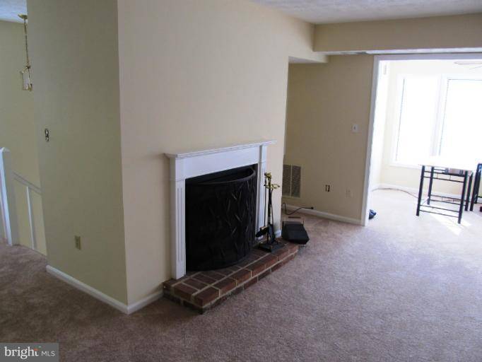 Reston, VA 20191,2219 HUNTERS RUN DR #2219