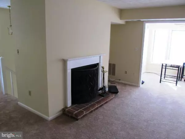 Reston, VA 20191,2219 HUNTERS RUN DR #2219