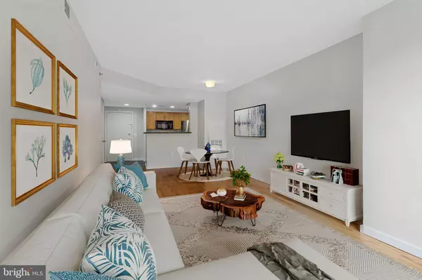 3883 CONNECTICUT AVE NW #303, Washington, DC 20008