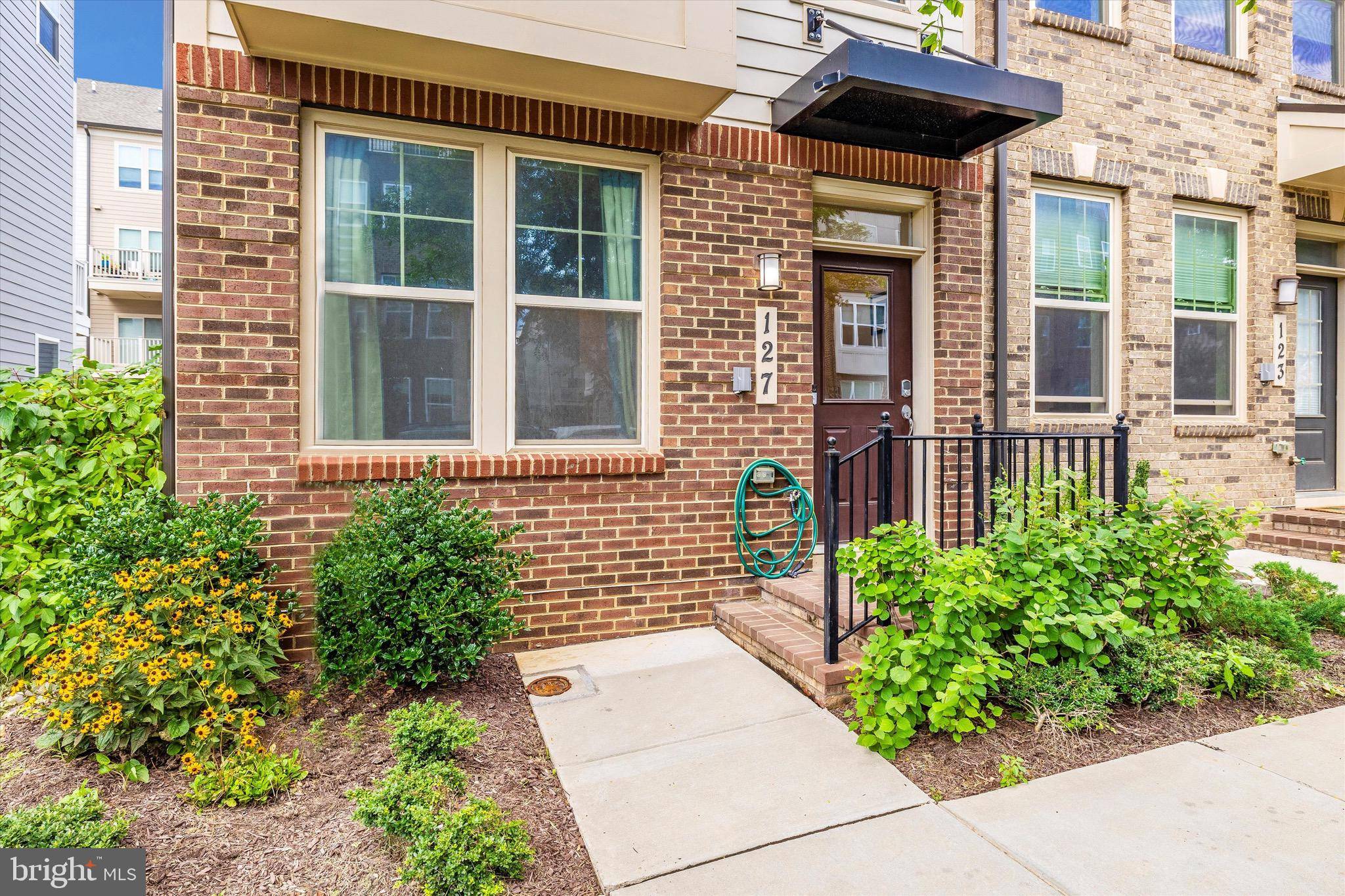 Gaithersburg, MD 20878,127 DICKENSON DR