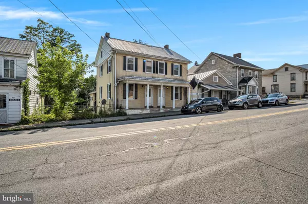 106 S CARLISLE ST, New Bloomfield, PA 17068