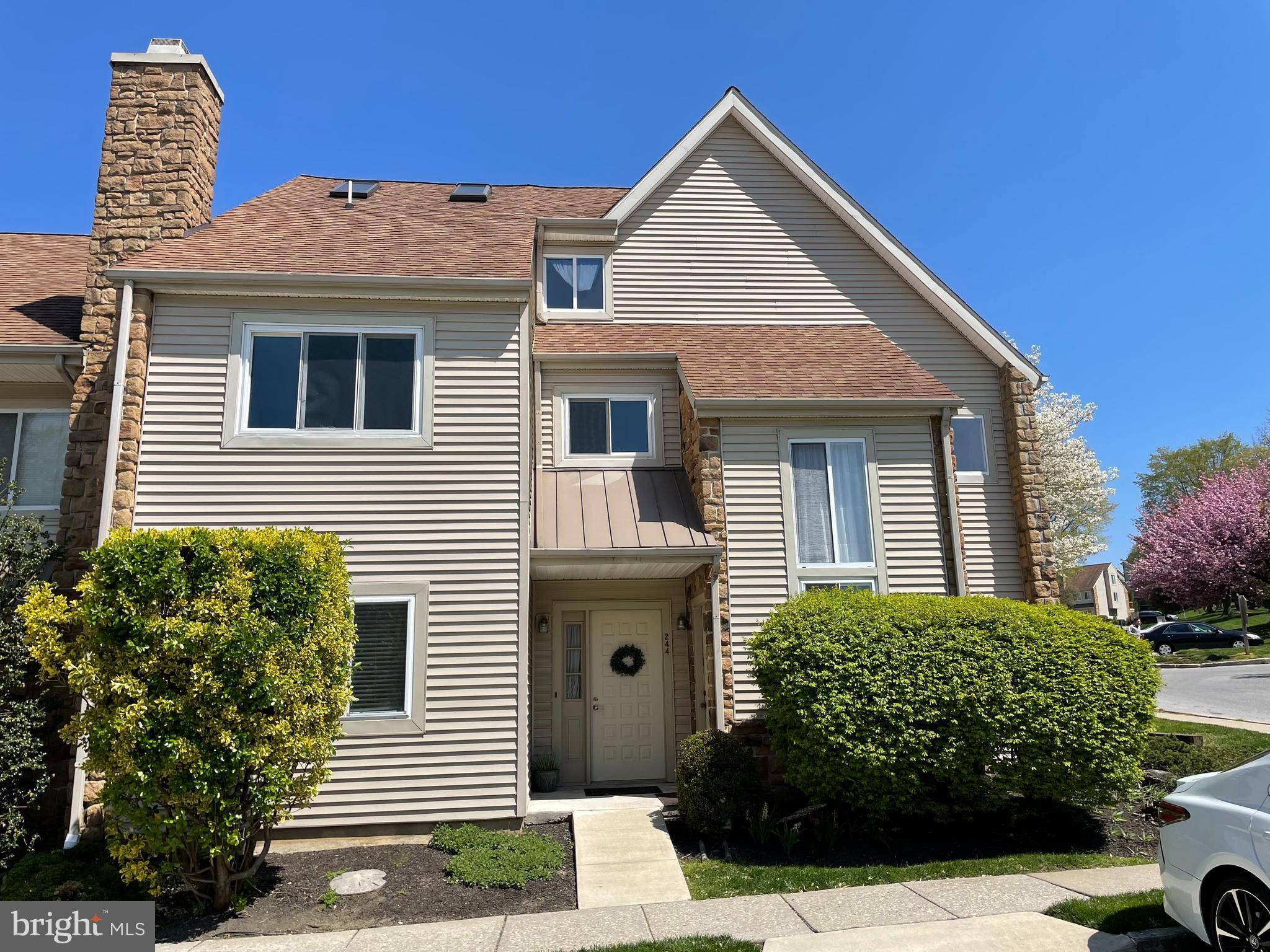 Chesterbrook, PA 19087,245 CARRIAGE CT #245