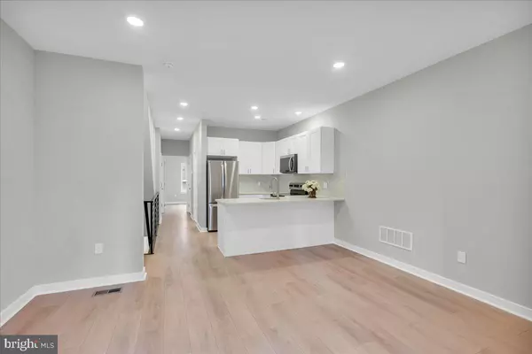 Philadelphia, PA 19122,802 W NORRIS ST