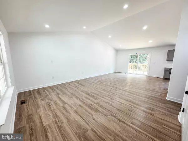 Chester Gap, VA 22623,118 FOREST DR