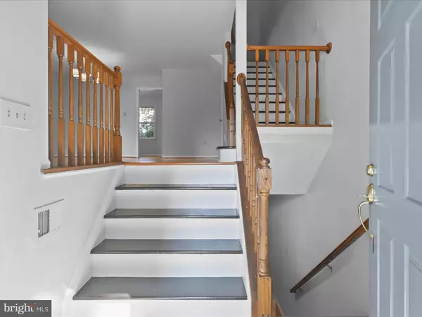 Alexandria, VA 22304,40 CARRIAGE HOUSE CIR