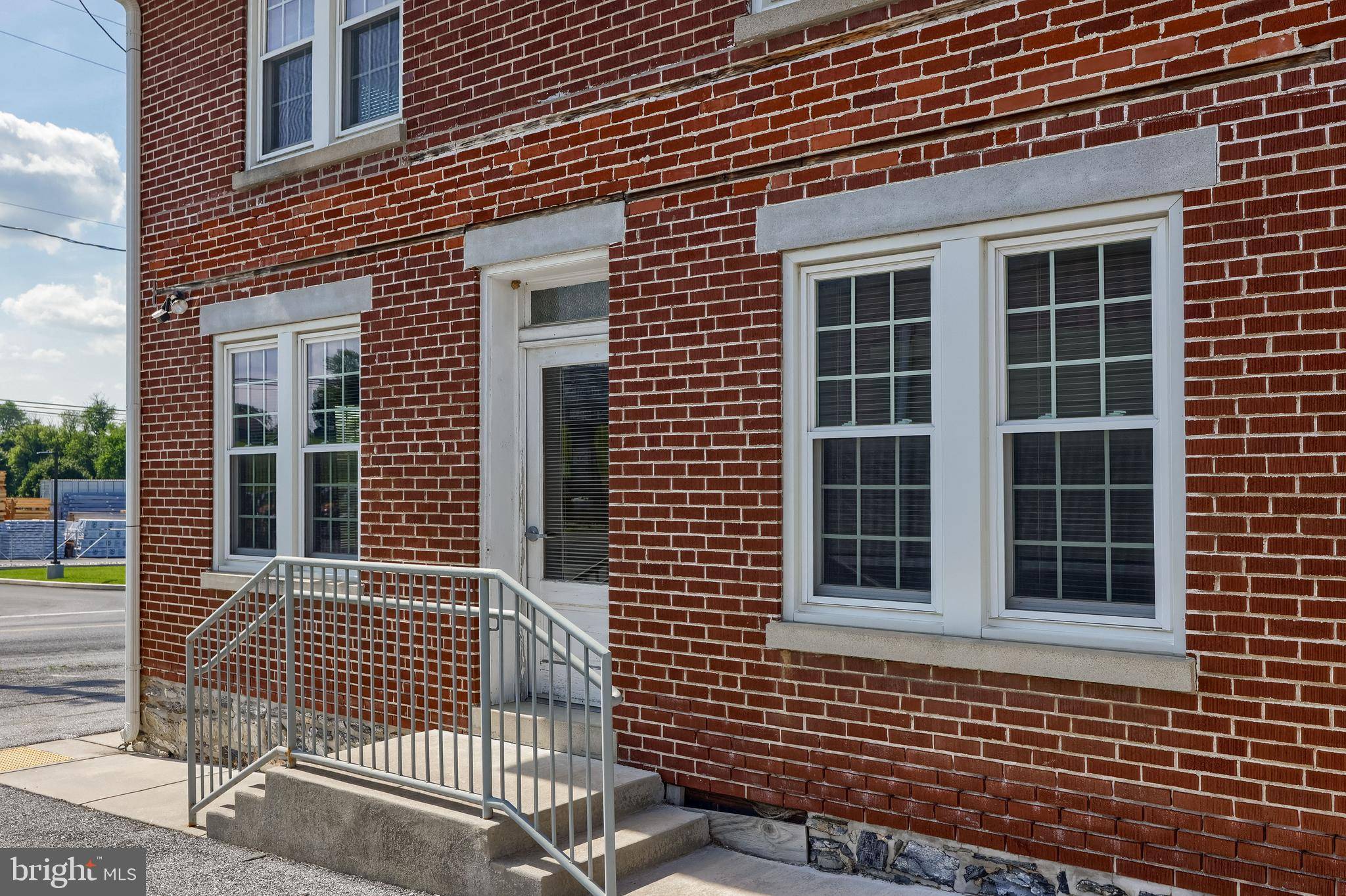 135 ROTHSVILLE STATION RD, Lititz, PA 17543