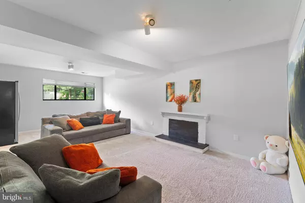 Gaithersburg, MD 20878,30 PAVILION DR