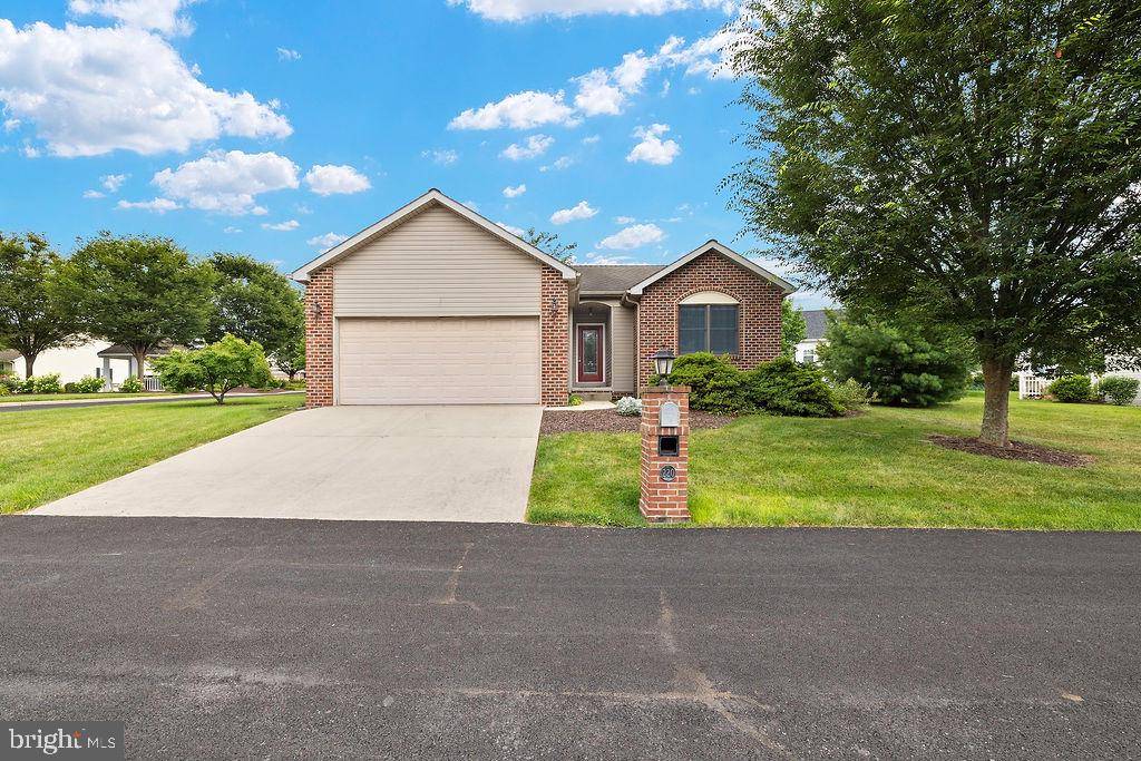 220 KINGSGATE CT, Gettysburg, PA 17325