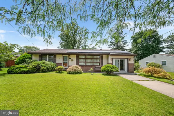 127 OAKDALE RD, Cherry Hill, NJ 08034