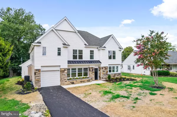 Broomall, PA 19008,710 HEDGEROW DR
