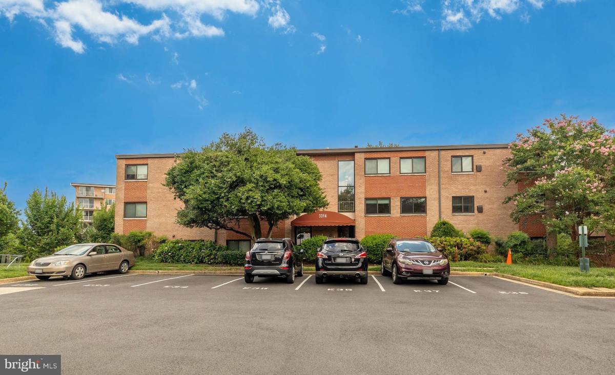 Alexandria, VA 22302,3314 S 28TH ST S #203