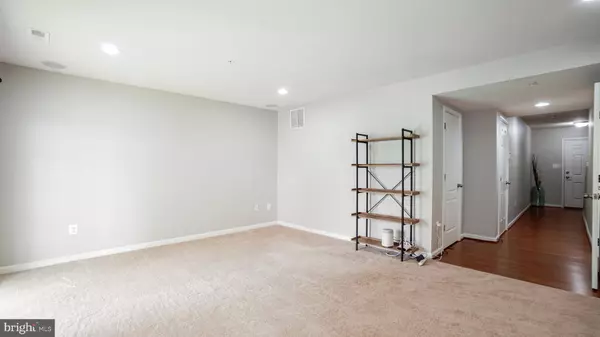 Glen Burnie, MD 21060,7004 DANNFIELD CT