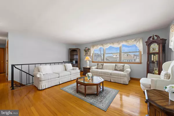 Seaside Park, NJ 08752,17 J ST