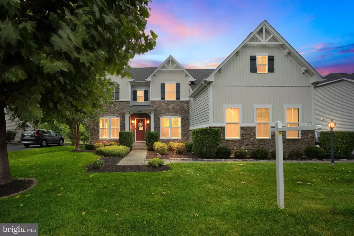 Ashburn, VA 20148,41590 REVIVAL DR