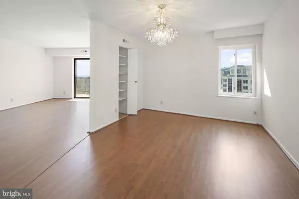 Mclean, VA 22102,8340 GREENSBORO DR #1014