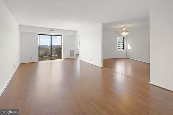 Mclean, VA 22102,8340 GREENSBORO DR #1014