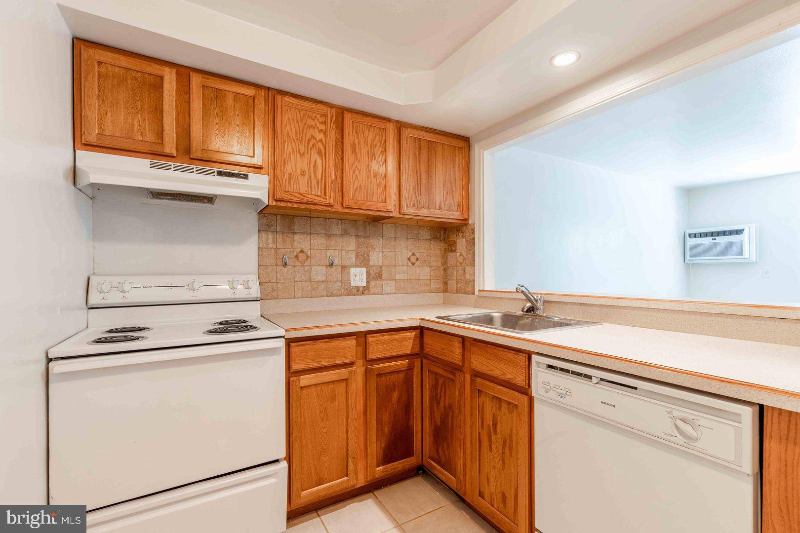 West Chester, PA 19382,207 WALNUT HILL RD #B1