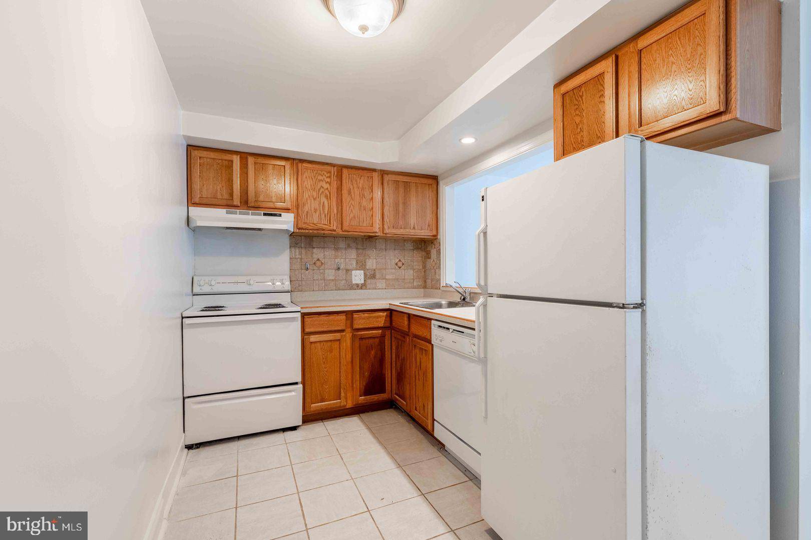 West Chester, PA 19382,207 WALNUT HILL RD #B1