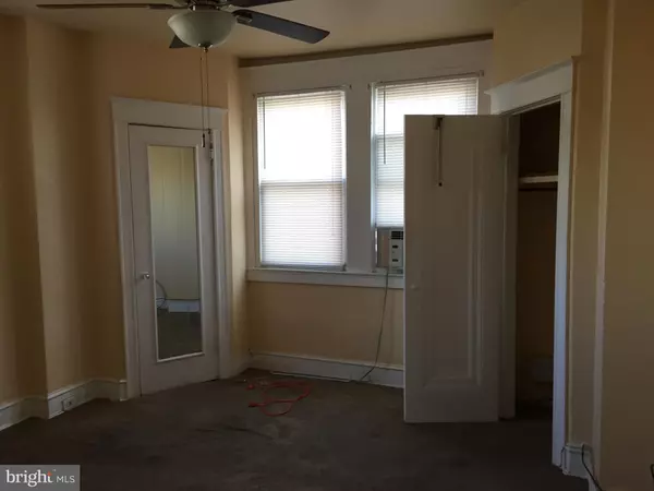 Philadelphia, PA 19141,5703 N 16TH ST #2