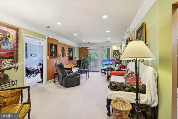 Fairfax, VA 22031,2907 SAINTSBURY PLZ #206