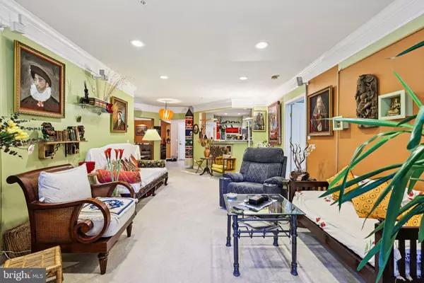Fairfax, VA 22031,2907 SAINTSBURY PLZ #206