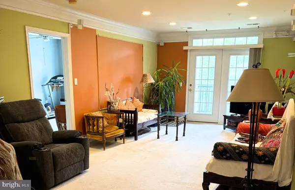 Fairfax, VA 22031,2907 SAINTSBURY PLZ #206