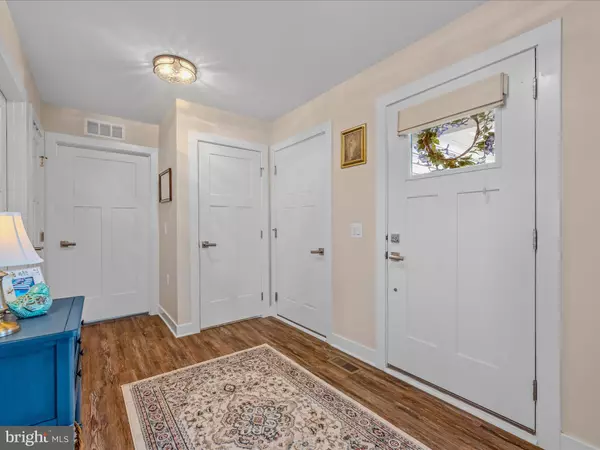 Hedgesville, WV 25427,229 PORCH LIGHT LN