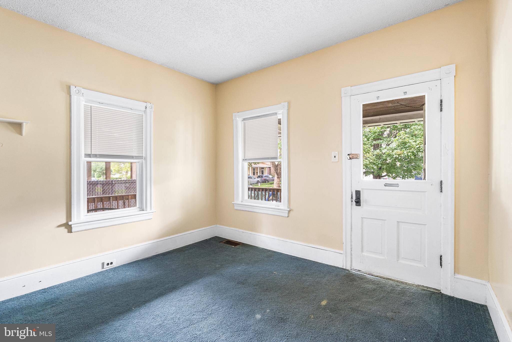 Palmyra, NJ 08065,321 LECONEY AVE