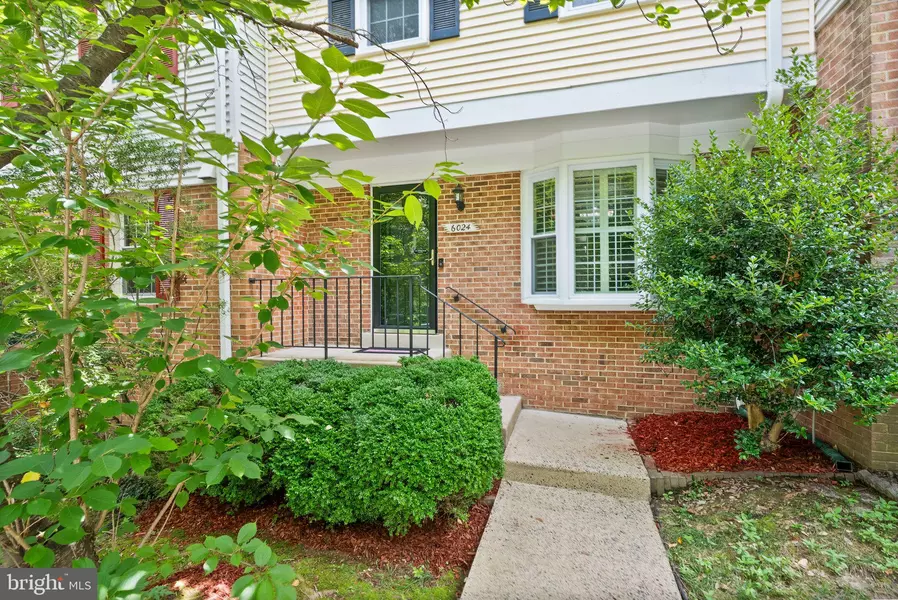 6024 CROWN ROYAL CIR, Alexandria, VA 22310