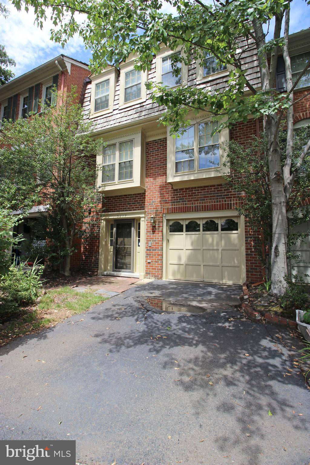 5117 BELLEMEADE LN, Alexandria, VA 22311