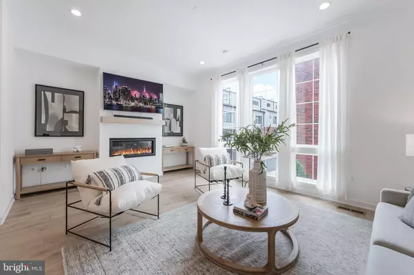 Reston, VA 20191,1974 ROLAND CLARKE PL