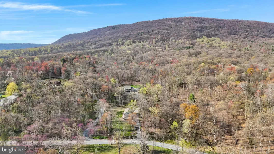 125 & 129 BOBCAT RD, Carlisle, PA 17015