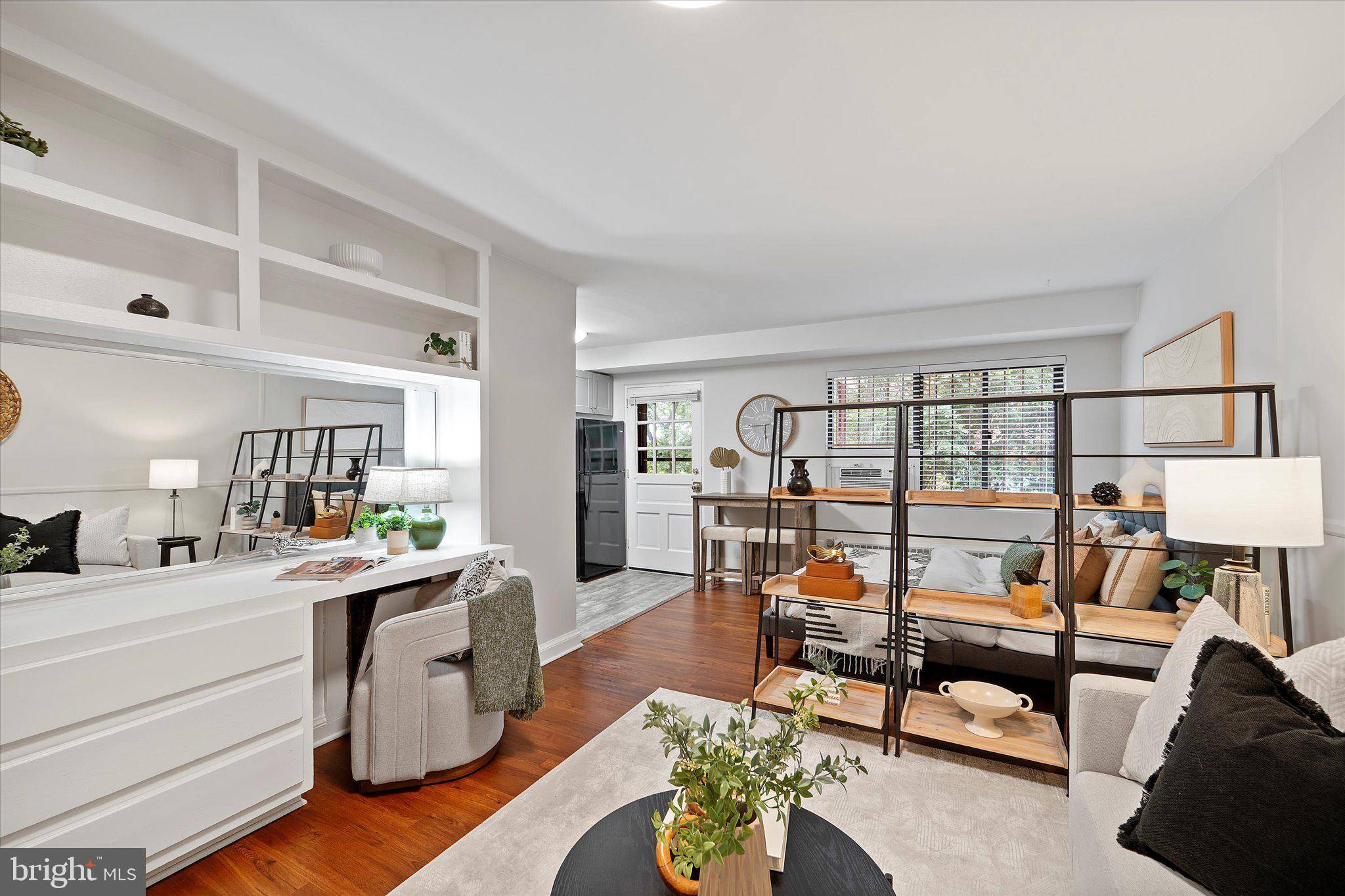 Arlington, VA 22209,1565 N COLONIAL TER #104-Z