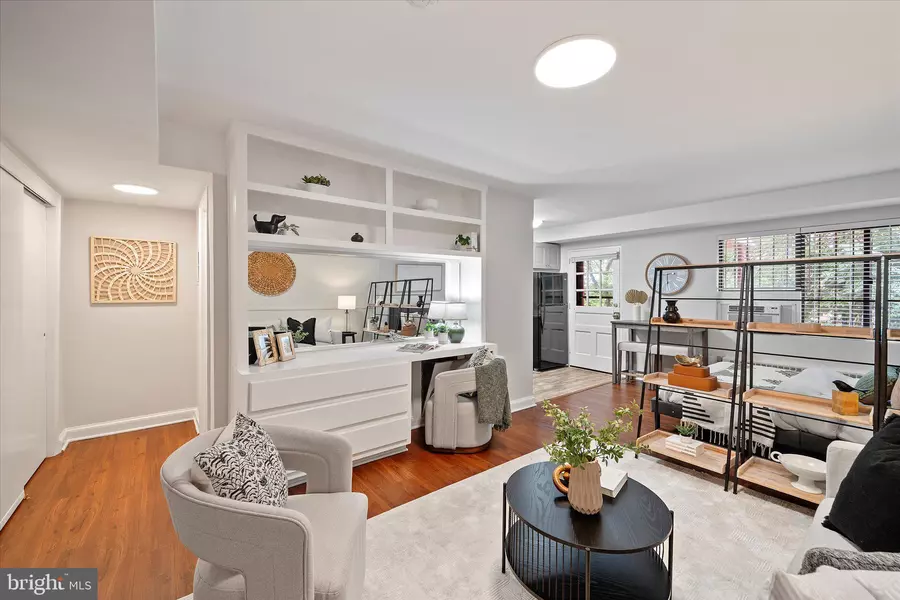 1565 N COLONIAL TER #104-Z, Arlington, VA 22209