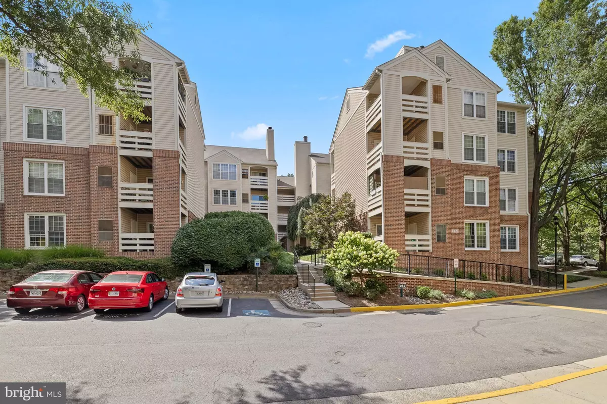 Alexandria, VA 22304,244 S REYNOLDS ST #405