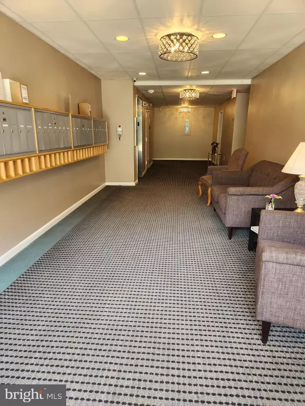 Chevy Chase, MD 20815,3535 CHEVY CHASE LAKE DR #310