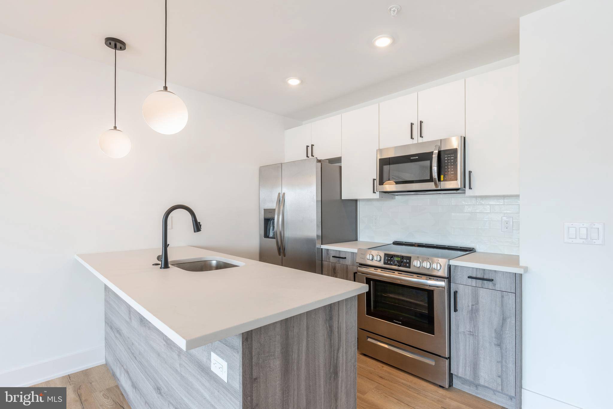 629 W GIRARD AVE #502, Philadelphia, PA 19123