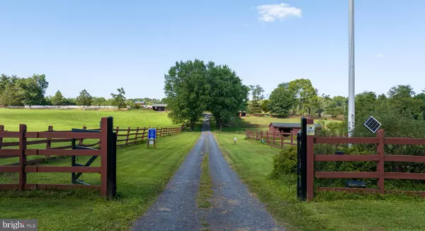 32 ERVIN RD, Pipersville, PA 18947