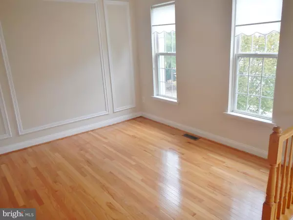Alexandria, VA 22304,111 CAHILL DR